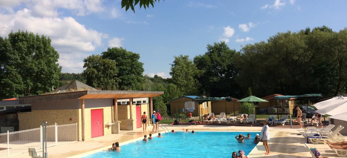 Piscine Camping Etang des Forges © camping