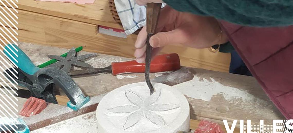 Atelier sculpture sur pierre © Mona +