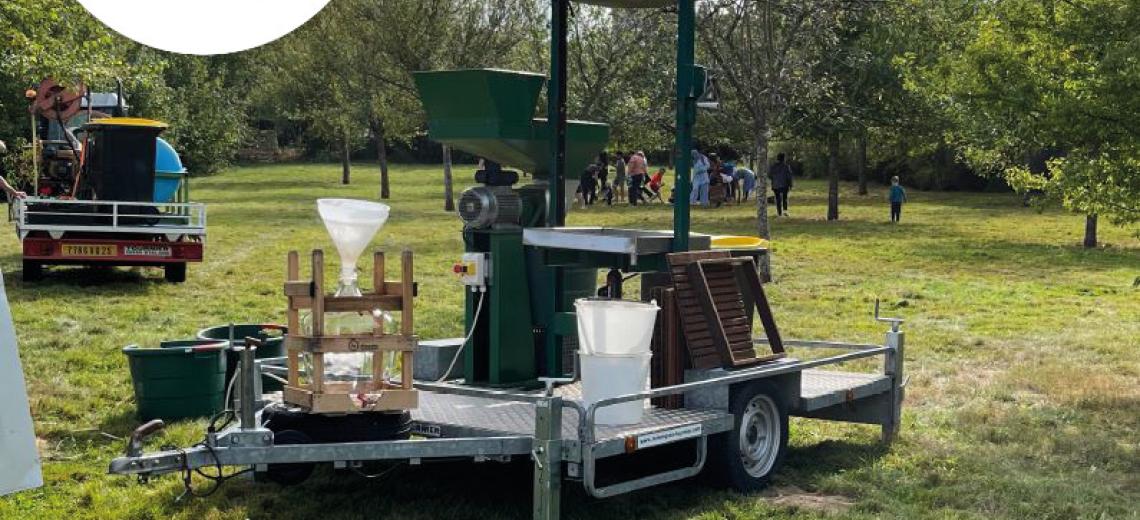 Jus de pommes « Made in chez nous » © Mona +