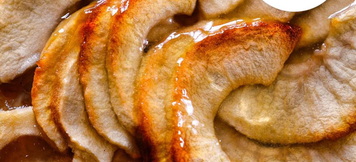 Tarte aux pommes © Mona +