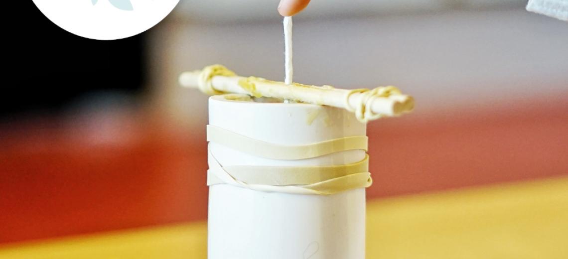 Abeilles et bougies © Mona +