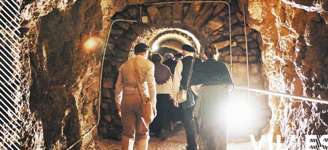 Visite à la lanterne © Mona +