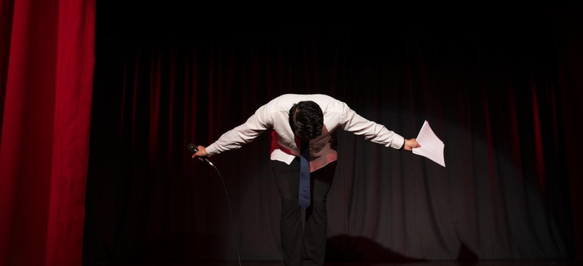 process-creating-stand-up-comedy (3) © freepik