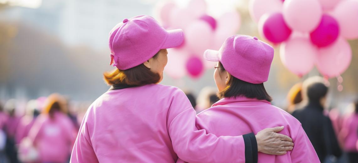 world-cancer-day-awareness-with-patient © Magnific