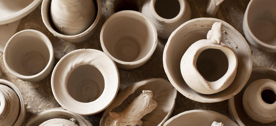 top-view-vases-pottery-concept © magnific