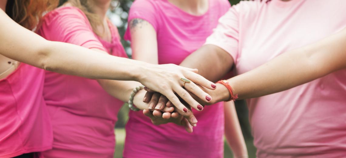 Women fighting breast cancer © Freepik