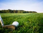 golf-club-with-ball © freepik