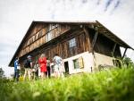 Visite groupe © Ben Becker / Musée de Plein Air des Maisons Comtoises
