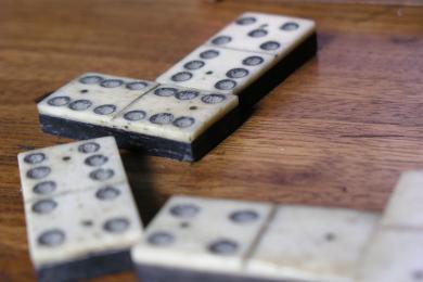 Domino  © Libre de droit Pixabay
