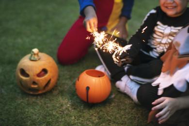 Little kids at Halloween party © Magnifik 