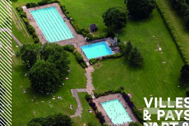 La piscine de plein air © Mona +