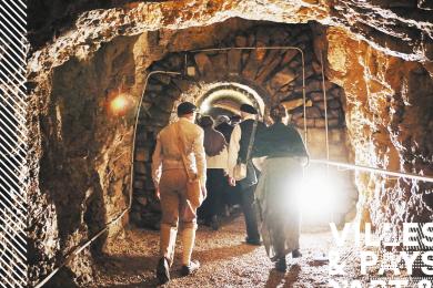 Visite à la lanterne © Mona +