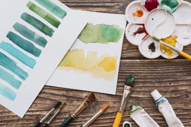 top-view-paint-art-concept © ILONA SHOROKHOVA