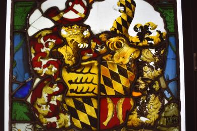 Atelier des vacances   « Lumière sur le verre » © Vitrail aux armes de Christophe de Wurtemberg, 1554 Verre coloré, plomb, étain, peinture Collections musées de Montbéliard  J. Varlet (détail)