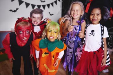 kids-posing-halloween-costume © magnifik