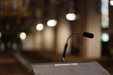caniceus-microphone-6616552 © @libre de droits - Pixabay