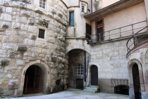 La cours de l'Ours du château Montbéliard Wurtemberg